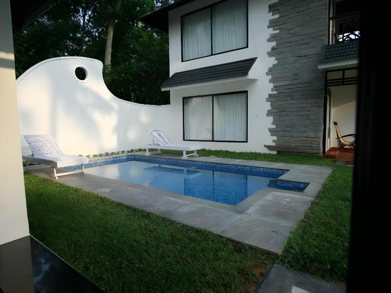 Mayas Beach House Boutique Serviced Villa — exterior view
