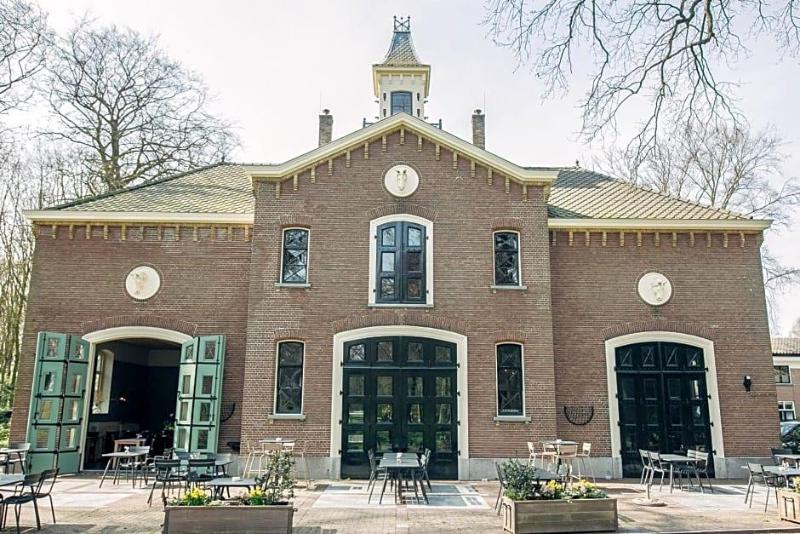 Castle Oud Poelgeest image