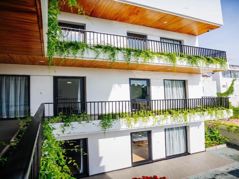 Lip Lip Villa image
