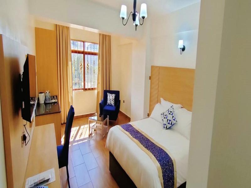 Hays Suites image