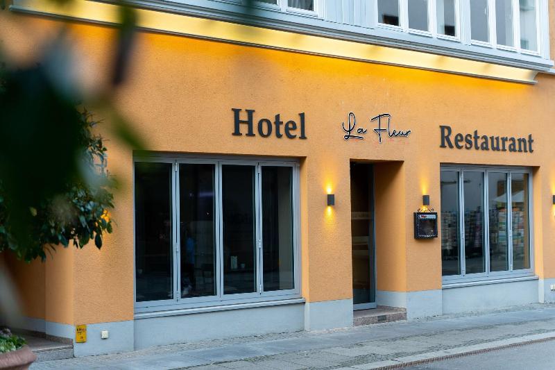 Hotel La Fleur image