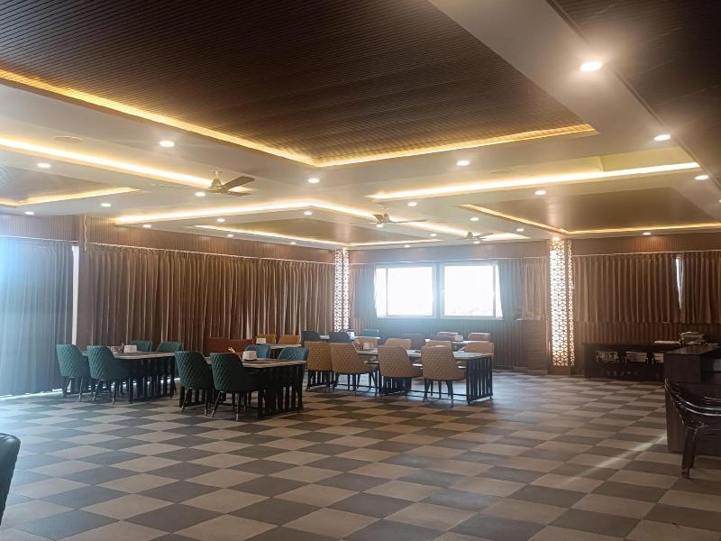 Mc Suites Mysuru — restaurant