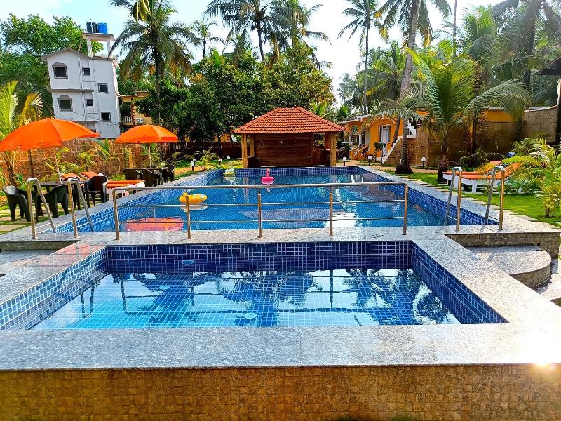 Cocoteros Resort image