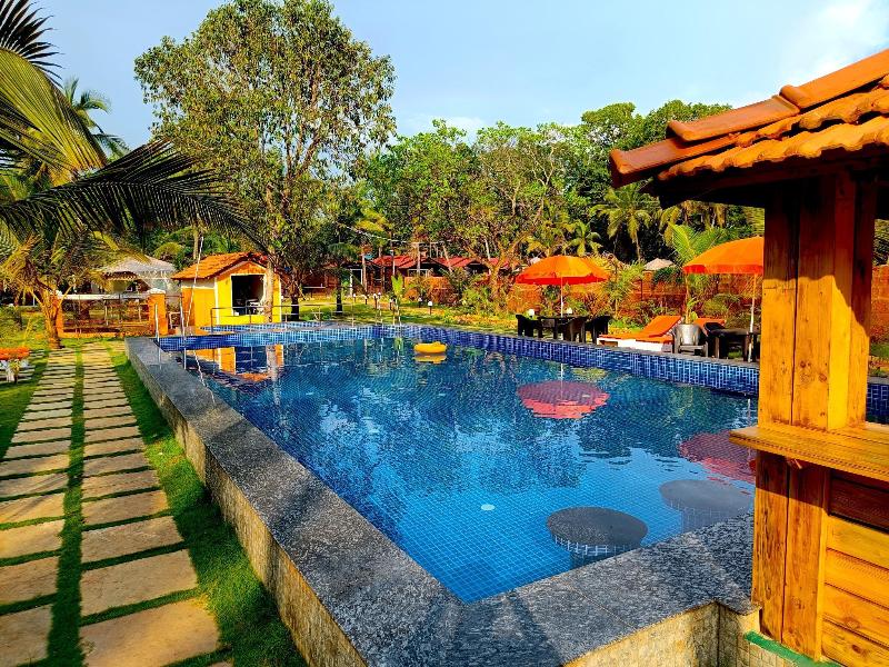 Cocoteros Resort image