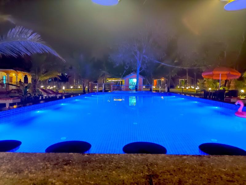 Cocoteros Resort image