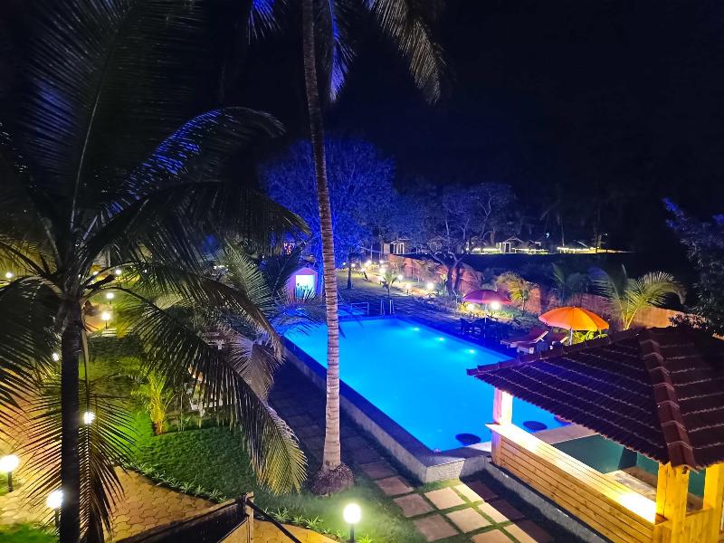 Cocoteros Resort image