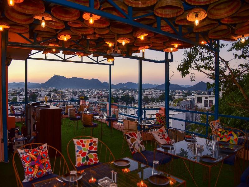 Casa By The Lake image