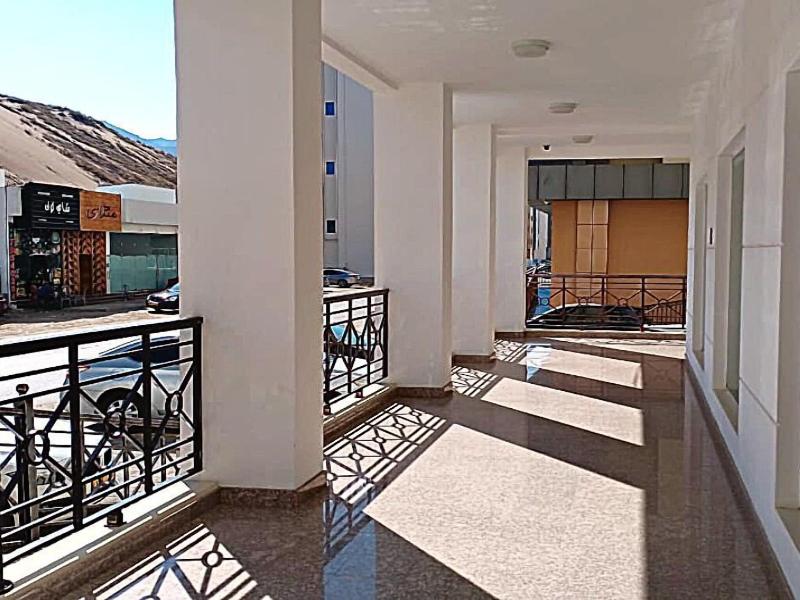 Royal Hotel — general view