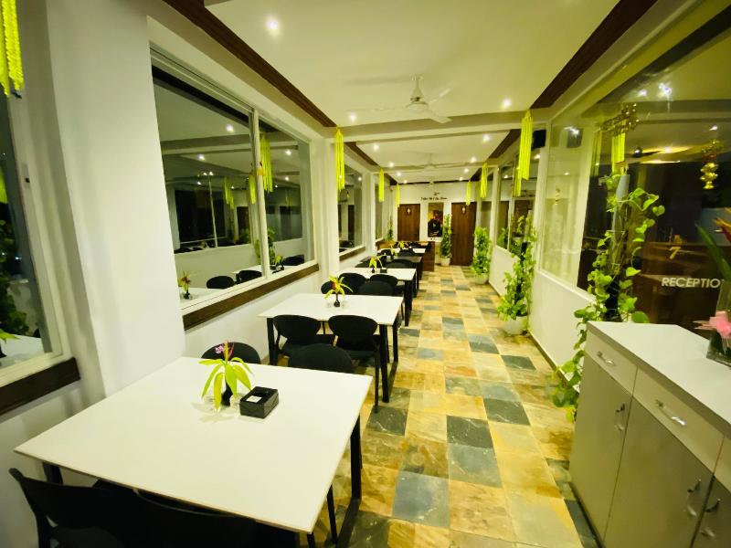 7 Monkey Hills Resort By Spicy Mango image