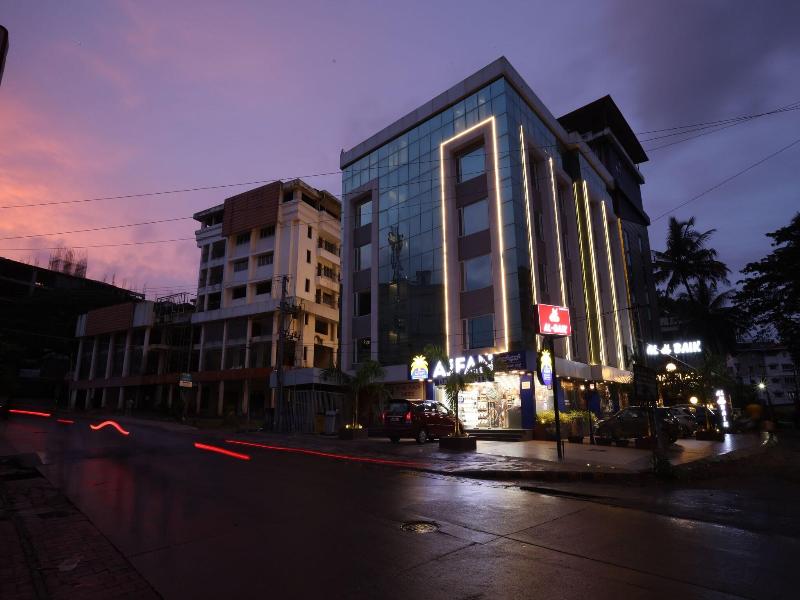 Royal Plaza Suites