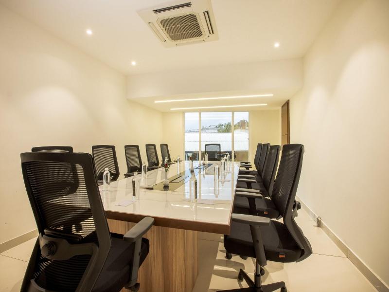 Royal Plaza Suites