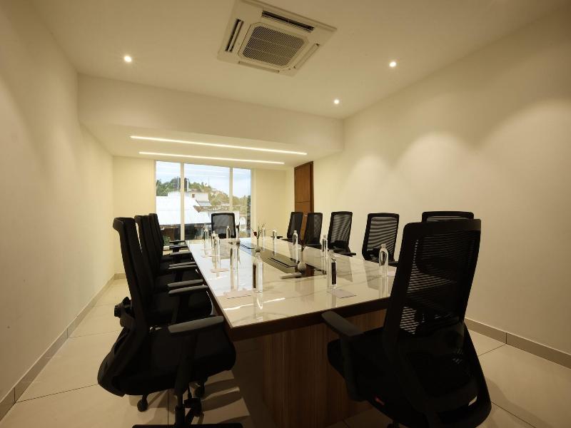 Royal Plaza Suites