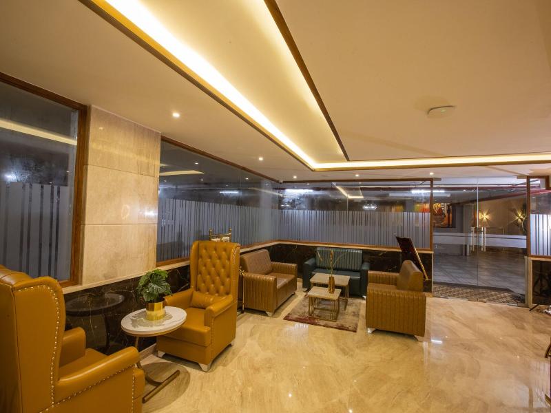 Royal Plaza Suites