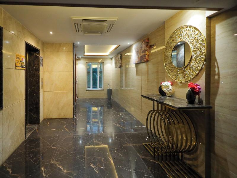 Royal Plaza Suites
