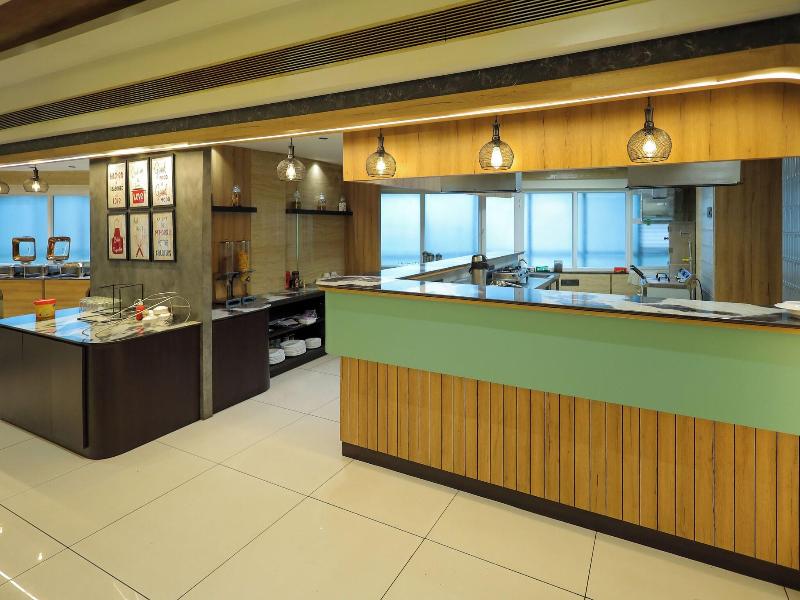 Royal Plaza Suites