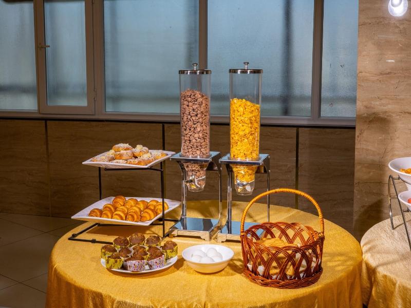 Royal Plaza Suites