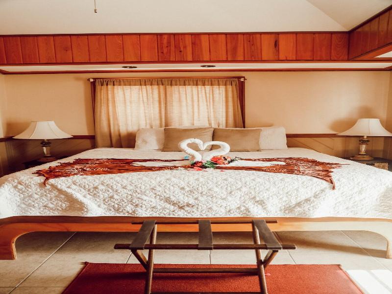 Embrace Resort, Staniel Cay