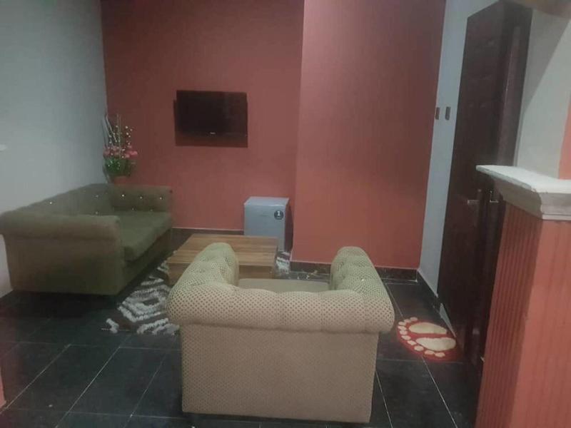 Momak 6 Hotel Suites image