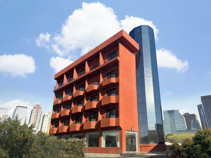 Bluefrog Hotel image