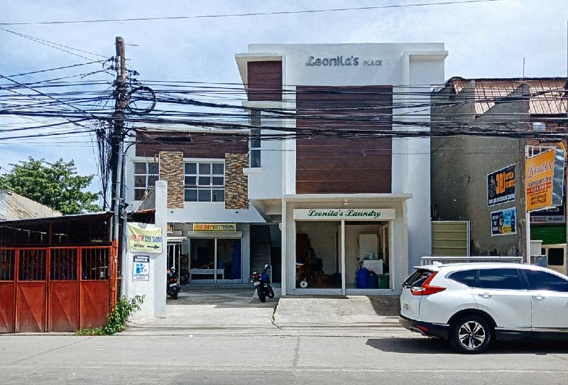 Leonila S Travellers Inn image