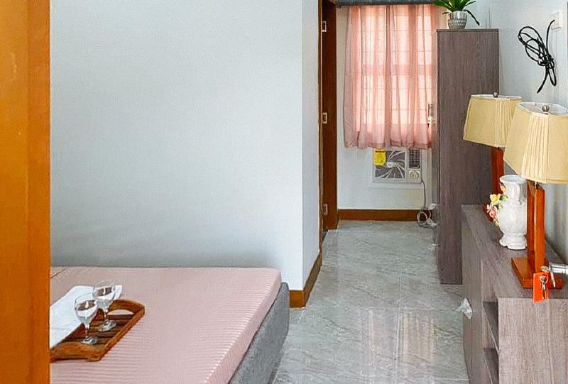 Leonila S Travellers Inn image
