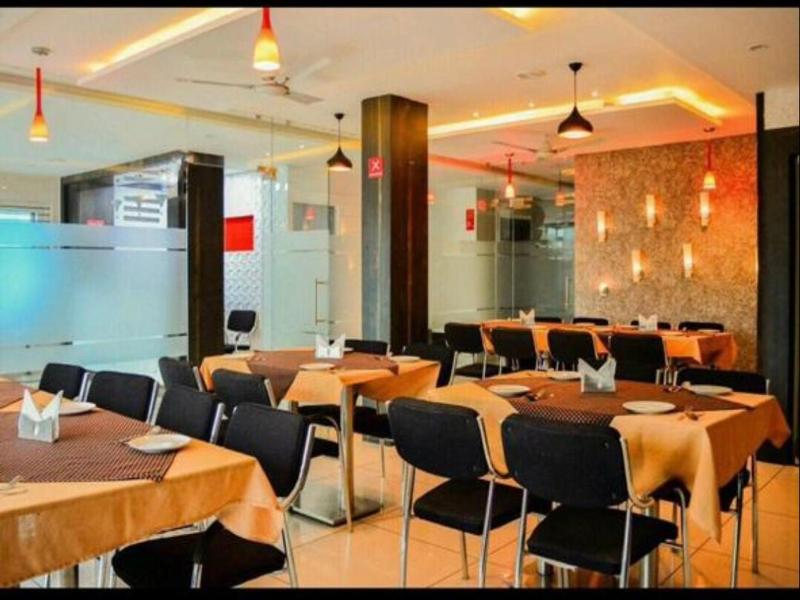 Hotel Crystal Inn Best 3 Star Hotel In Ujjain — restaurant