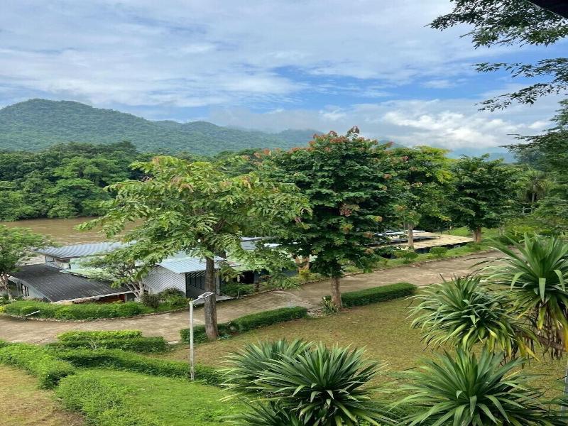 Baan Alisa Bed And Breakfast image