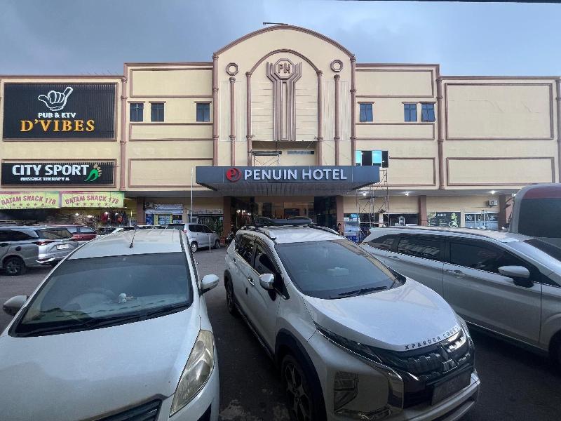 Penuin Hotel image