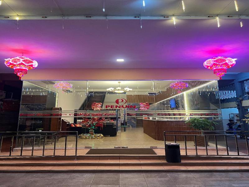 Penuin Hotel image