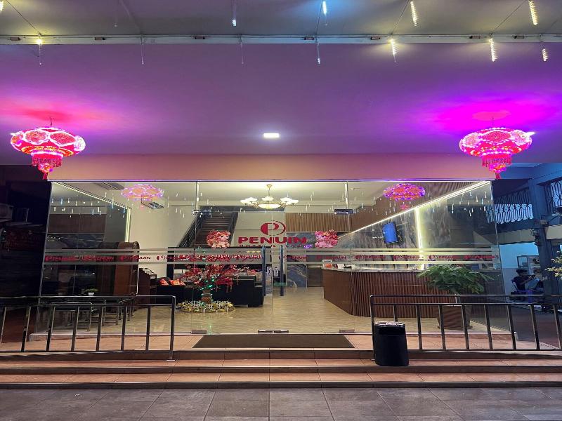 Penuin Hotel image