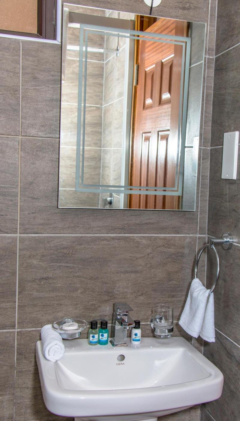 Hotel Comster Mtwapa image