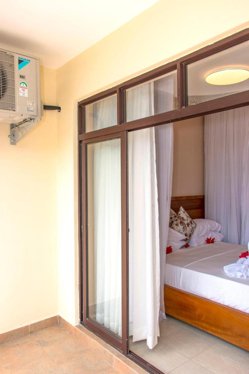 Hotel Comster Mtwapa image