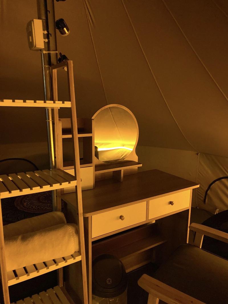 Tamahostel Glamping image