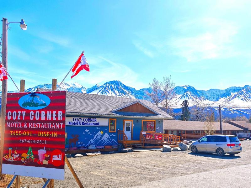 Cozy Corner Motel Restaurant, Haines Junction (YT)