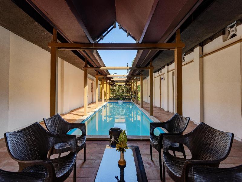 Colony Artotel image