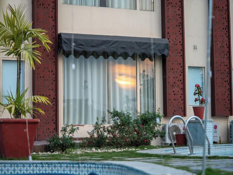 Parim Park Resort Suites By Maverick image