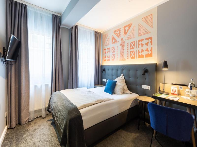 Yors Boutique Hotel image