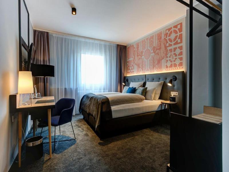 Yors Boutique Hotel image