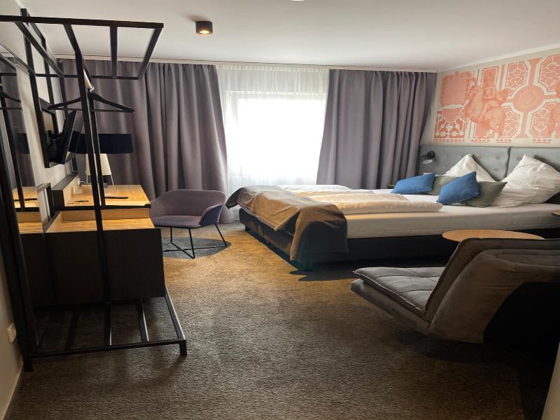 Yors Boutique Hotel image