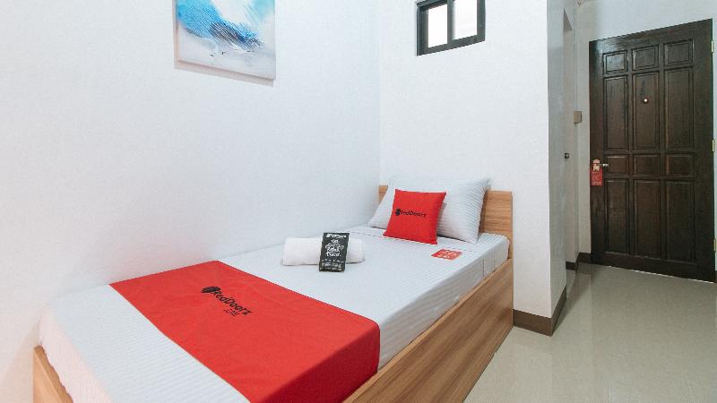 Reddoorz Near Iloilo International Airport image