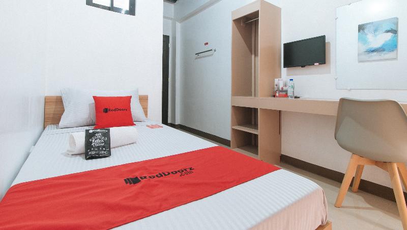 Reddoorz Near Iloilo International Airport image