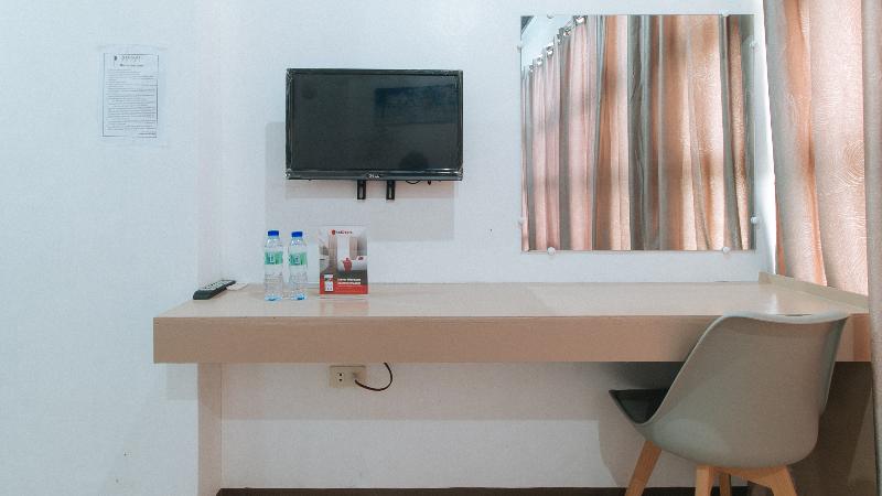 Reddoorz Near Iloilo International Airport image