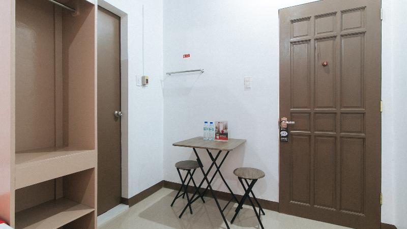 Reddoorz Near Iloilo International Airport image