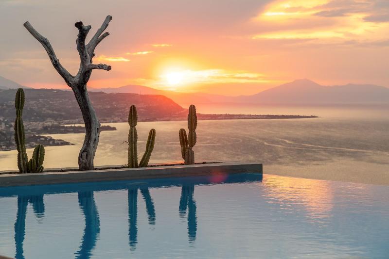 Le Grand Bleu Resort image