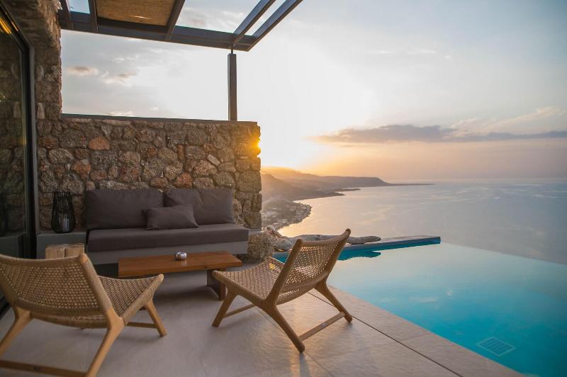 Le Grand Bleu Resort image