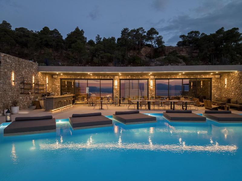 Le Grand Bleu Resort image