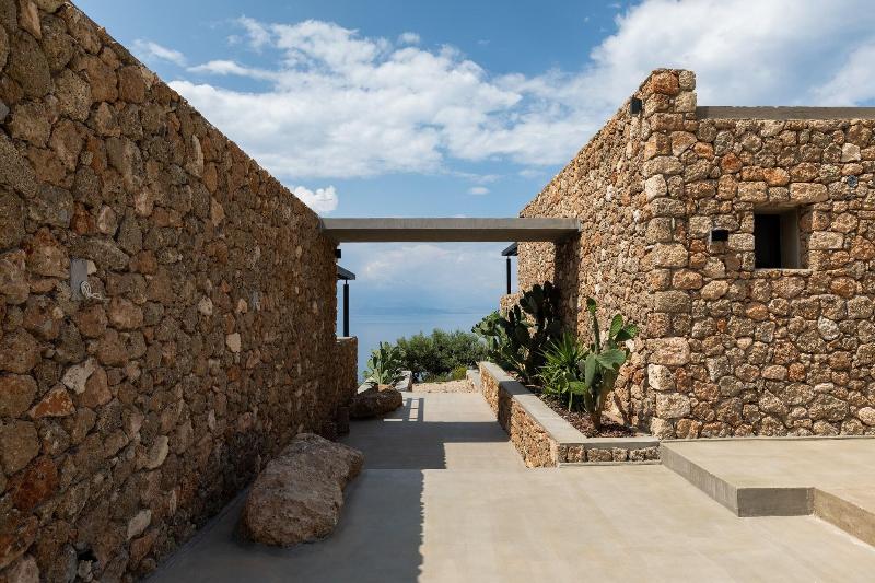 Le Grand Bleu Resort image