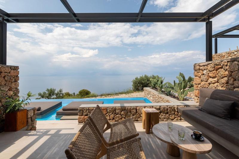 Le Grand Bleu Resort image