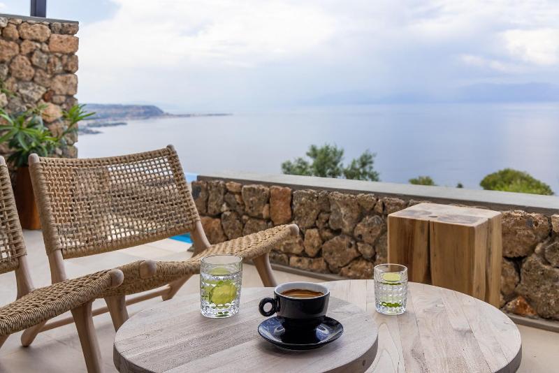 Le Grand Bleu Resort image
