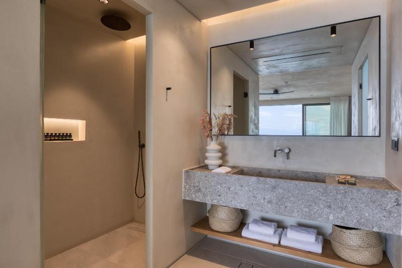 Le Grand Bleu Resort image